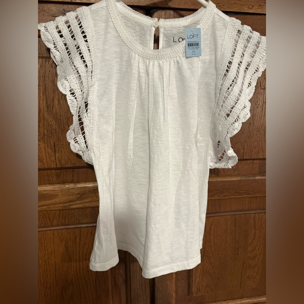 NWT LOFT Women’s White Ruffle Sleeve Cotton Shirt – XS